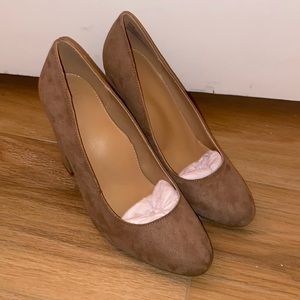 NWOT JustFab Daphne Block Heel Pump | Size 7.5